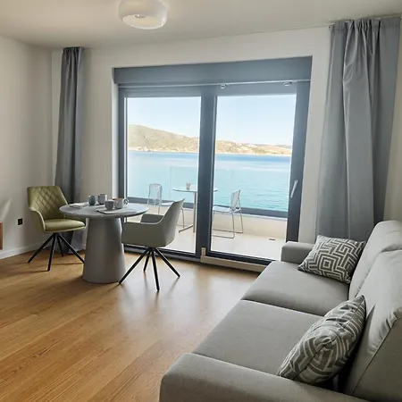 Mar Mar Beachfront Penthouse Apartmán *